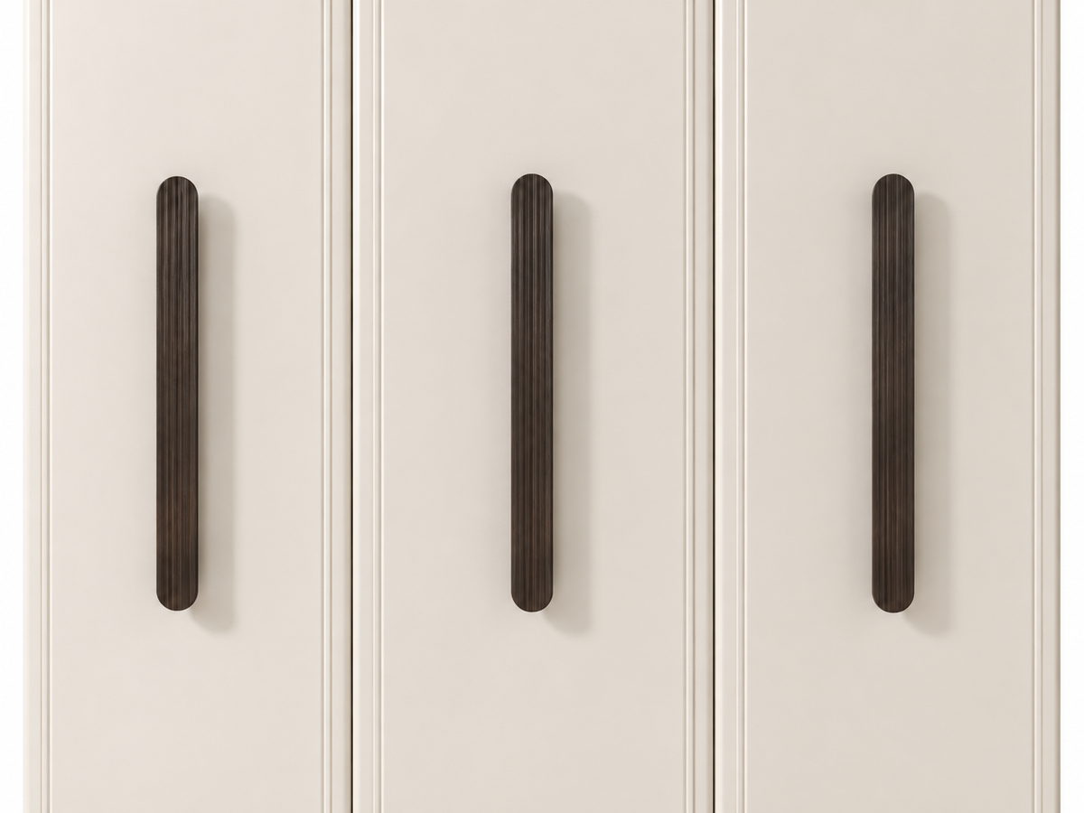 Pella 3-türiger Kleiderschrank