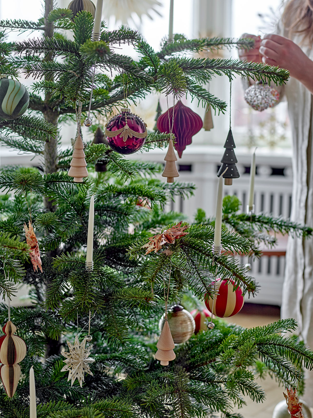 Jayli Weihnachtsanhänger – Grün, Schima-Holz