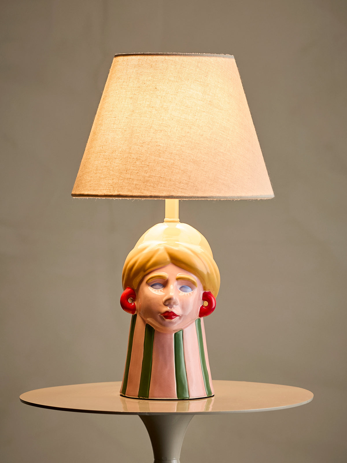 Miss Jody Tischlampe – Bunt, Steingut