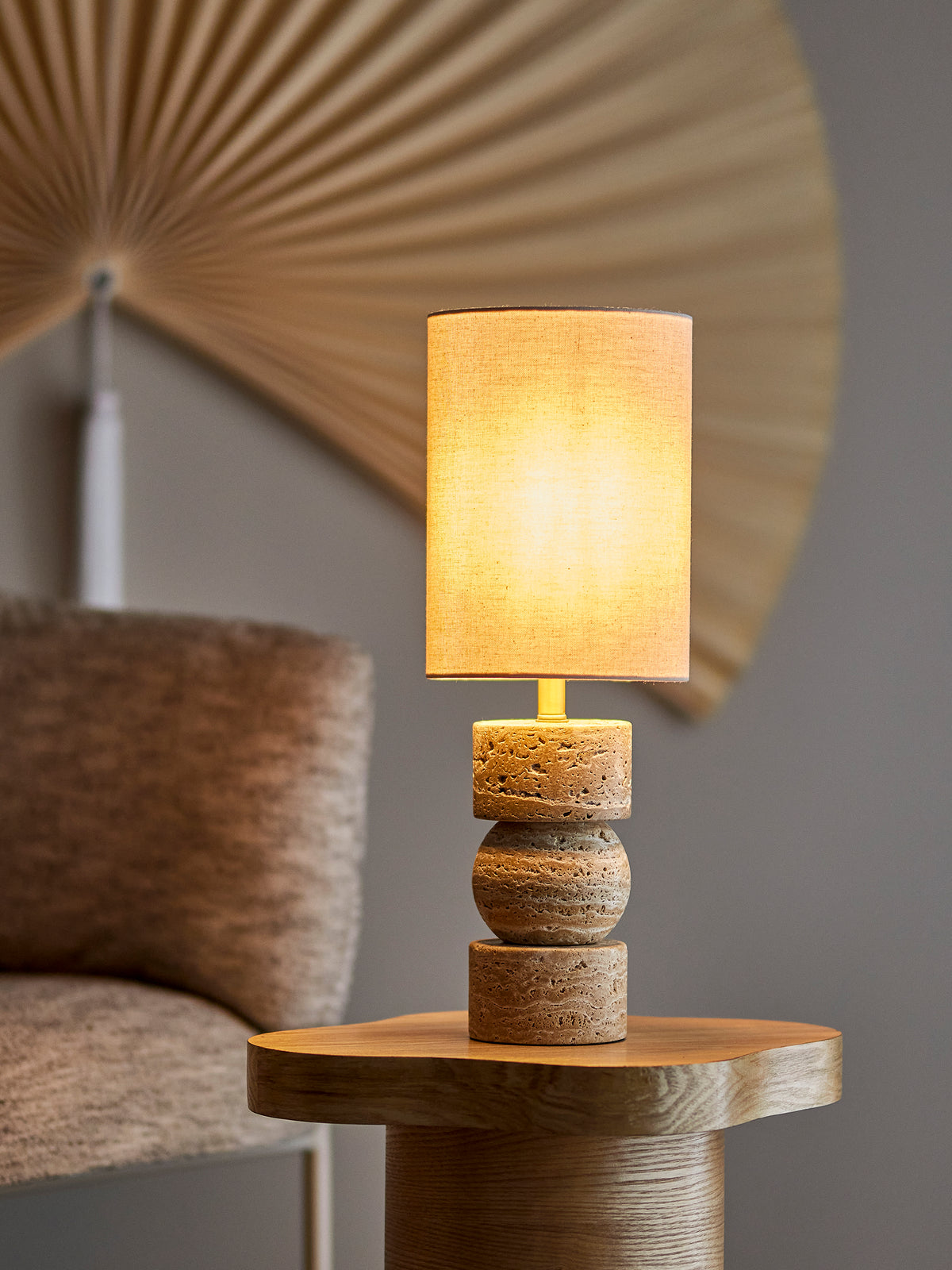 Marci Tischlampe – Natur, Travertin