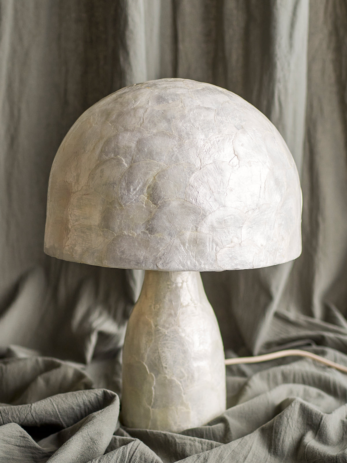 Adria Tischlampe – Natur, Perlmutt